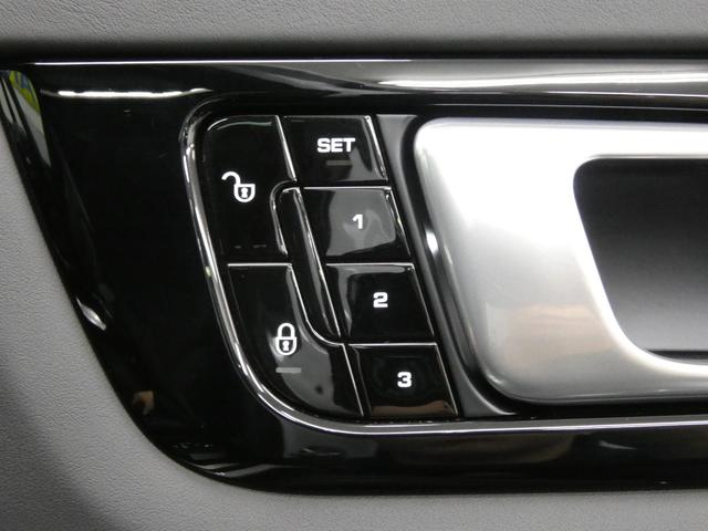 マルチファンクション付本革巻スポーツステアリング　ステアリングヒーター