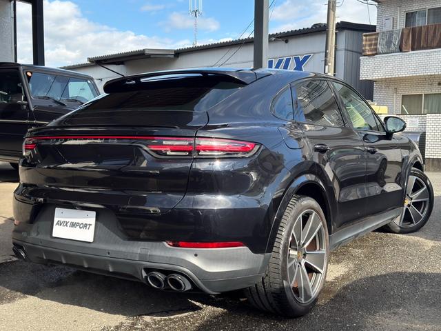 カイエンクーペ カイエン E‐ハイブリッド クーペ スポーツクロノPKG パノラミックR 黒革 シートヒーター&ベンチレーター PCMナビ 全周C&PAS ACC&LCA LEDマトリックスHL コンフォートA ソフトクローズD PASMエアサス 純正21AW 禁煙(2枚目)