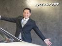 こんにちは!NEXT店、店長の野々下です!オリジナル車両から、豪華カスタム車両等、輸入車専門に高品質車両、希少車両を数多く取り揃えております!お気軽にご連絡、ご来店ください!
