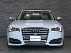 【ご覧頂き誠に有難うございます】　２０１５ｙモデル　Ａｕｄｉ　Ｓ８　ベースグレード　純正グレイシアホワイト／ベージュレザーシート　正規ディーラー車　右Ｈ 2