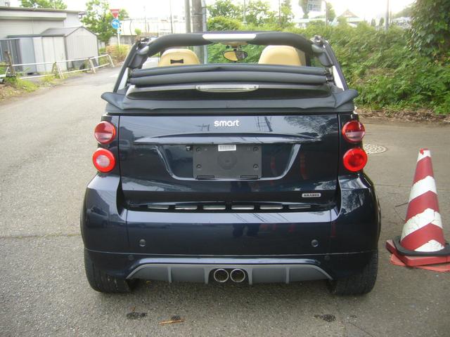 スマートフォーツーカブリオ ＢＲＡＢＵＳ　エクスクルーシブＥＤミッドナイトブルー　限定車　フルセグＴＶナビ　バックカメラ　クルーズコントロール　ＥＴＣ　本革シート　シートヒーター　ひじ掛け（6枚目）