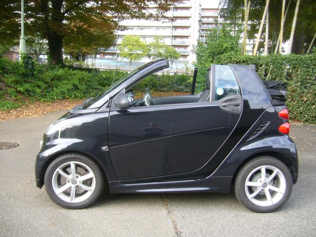 スマートフォーツーカブリオ ターボ フルセグTVナビ バックカメラ ドライブレコーダー前後 ミシュランタイヤ(4枚目)