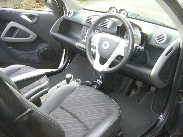 スマートフォーツーカブリオ ターボ フルセグTVナビ バックカメラ ドライブレコーダー前後 ミシュランタイヤ(9枚目)