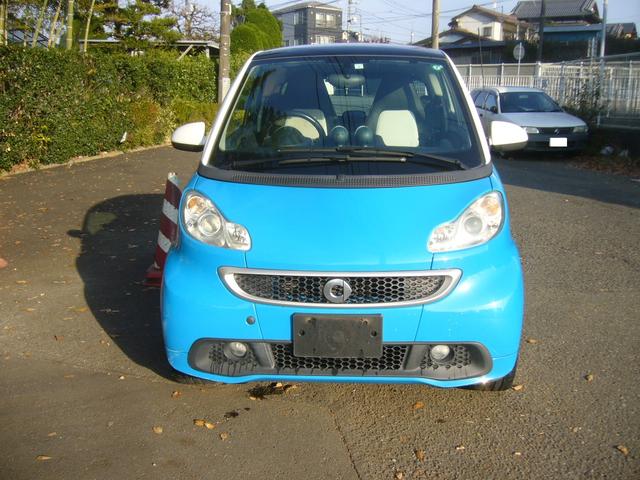 スマートフォーツークーペ ｍｈｄエディション　アイスシャイン　フルセグＴＶナビ　バックカメラ　ＥＴＣ　シートヒーター　タコメーターと時計　純正アルミ（3枚目）