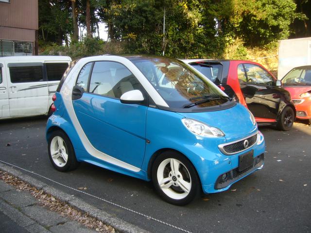 スマートフォーツークーペ ｍｈｄエディション　アイスシャイン　フルセグＴＶナビ　バックカメラ　ＥＴＣ　シートヒーター　タコメーターと時計　純正アルミ（7枚目）