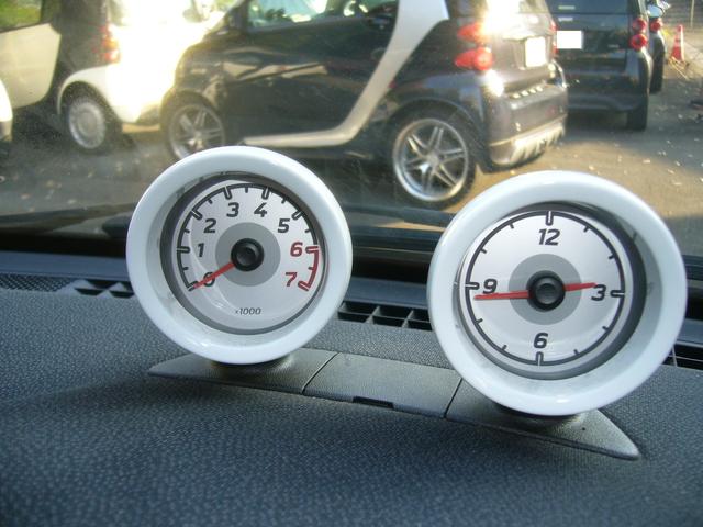 スマートフォーツークーペ ｍｈｄエディション　アイスシャイン　フルセグＴＶナビ　バックカメラ　ＥＴＣ　シートヒーター　タコメーターと時計　純正アルミ（12枚目）