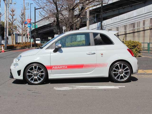 アバルト５９５ ツーリズモ　マニュアルモード付ＡＴ　右ハンドル　純正１７インチアルミホイール　キセノンヘッドライト　アップルカープレイ　ＬＥＤデイライト　ＥＴＣ（23枚目）