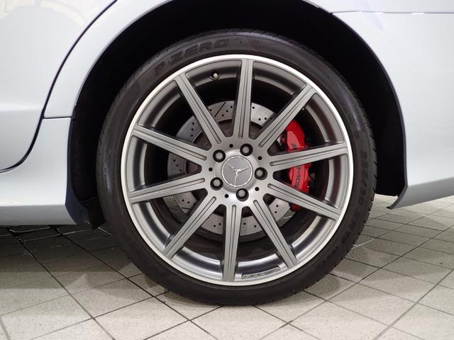 CLS63 S 4マチック絹ベジュ革スポ席前後もみ冷席(20枚目)