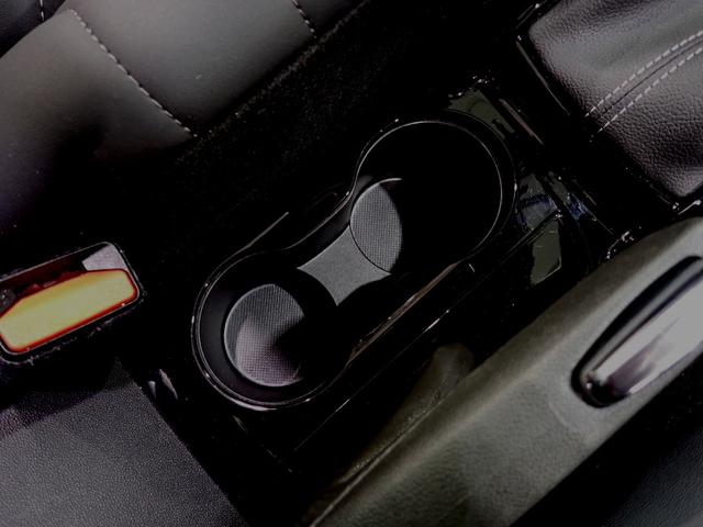 シャインパッケージ　新車保証継承　１７インチ純正アルミホイール　クルーズコントロール　サンルーフ　グリップコントロール　ヒルディセントコントロール　ＨＩＦＩスピーカー　トップリアビジョン　ナビゲーションシステム(64枚目)