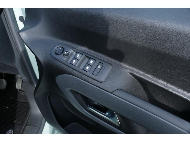 ベルランゴ シャイン　弊社下取／認定中古車保証／純正１６インチアルミホイール／アクティブクルーズコントロール／ブラインドスポットモニター／パノラミックガラスルーフ／センターコンソール／バックカメラ／パーキングセンサー（12枚目）