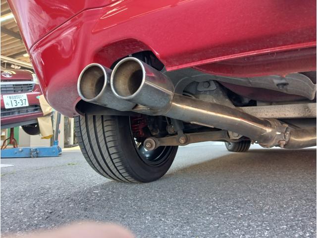 アルファGTV 3.0 V6 24V ASSOエキゾーストマニホールド、キダスペシャルフロントパイプ、RAGAZZONストレートリアマフラー、フロントスポイラー、GTA純正17インチアルミ(20枚目)