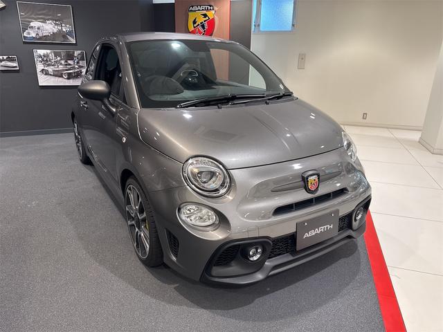 アバルト６９５ ツーリズモ　新車展示車両／生産終了モデル／アップルカープレイ／アンドロイドオート（7枚目）