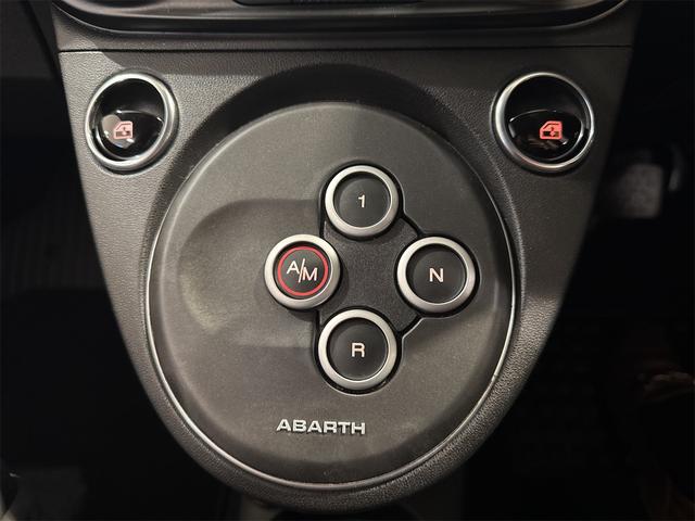 アバルト６９５ ツーリズモ　新車展示車両／生産終了モデル／アップルカープレイ／アンドロイドオート（11枚目）