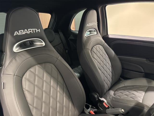 アバルト６９５ ツーリズモ　新車展示車両／生産終了モデル／アップルカープレイ／アンドロイドオート（13枚目）