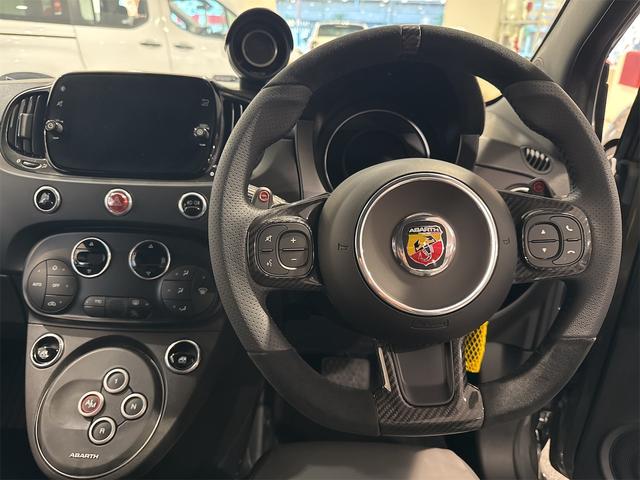 アバルト６９５ ツーリズモ　新車展示車両／生産終了モデル／アップルカープレイ／アンドロイドオート（16枚目）