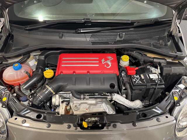 アバルト６９５ ツーリズモ　新車展示車両／生産終了モデル／アップルカープレイ／アンドロイドオート（17枚目）