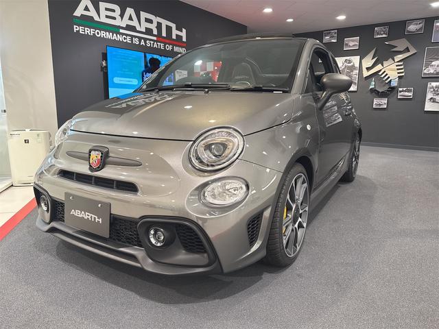 アバルト６９５Ｃ ツーリズモ　新車展示車両／生産終了モデル／電動ソフトトップ／アップルカープレイ／アンドロイドオート（7枚目）