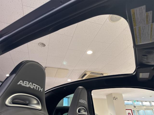 アバルト６９５Ｃ ツーリズモ　新車展示車両／生産終了モデル／電動ソフトトップ／アップルカープレイ／アンドロイドオート（12枚目）