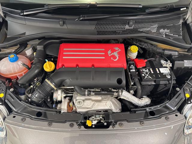 アバルト６９５Ｃ ツーリズモ　新車展示車両／生産終了モデル／電動ソフトトップ／アップルカープレイ／アンドロイドオート（17枚目）