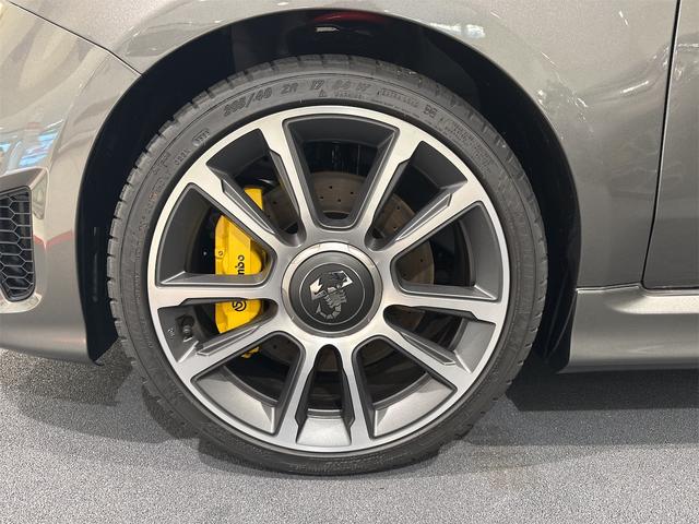 アバルト６９５Ｃ ツーリズモ　新車展示車両／生産終了モデル／電動ソフトトップ／アップルカープレイ／アンドロイドオート（19枚目）