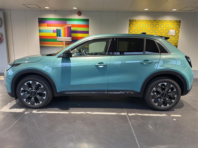 ６００ハイブリッド ラ　プリマ　試乗車／現行モデル／ナビゲーション標準装備／アップルカープレイ／アンドロイドオート／マイルドハイブリッド／ＦＩＡＴ　Ｃｏｎｎｅｃｔ／ＡＤＡＳ標準装備（5枚目）