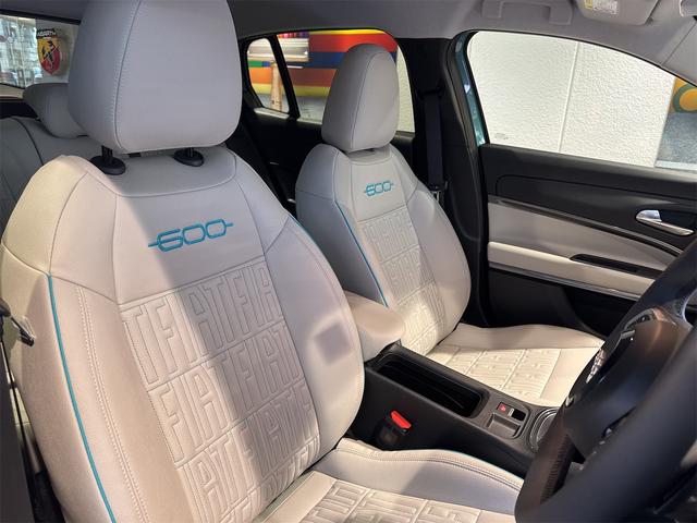 ６００ハイブリッド ラ　プリマ　試乗車／現行モデル／ナビゲーション標準装備／アップルカープレイ／アンドロイドオート／マイルドハイブリッド／ＦＩＡＴ　Ｃｏｎｎｅｃｔ／ＡＤＡＳ標準装備（13枚目）