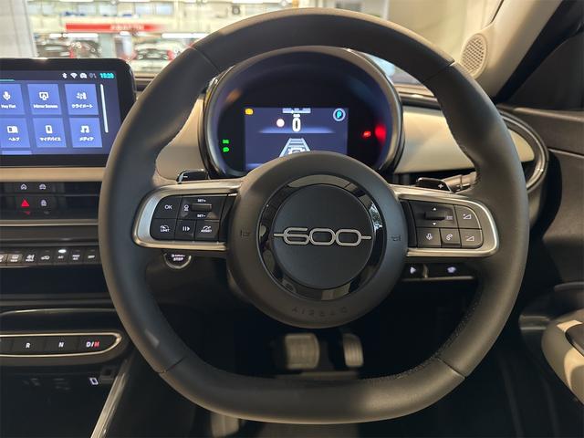 ６００ハイブリッド ラ　プリマ　試乗車／現行モデル／ナビゲーション標準装備／アップルカープレイ／アンドロイドオート／マイルドハイブリッド／ＦＩＡＴ　Ｃｏｎｎｅｃｔ／ＡＤＡＳ標準装備（16枚目）