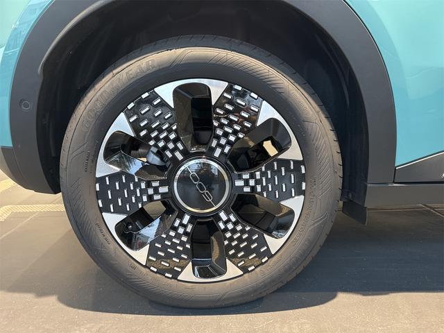 ６００ハイブリッド ラ　プリマ　試乗車／現行モデル／ナビゲーション標準装備／アップルカープレイ／アンドロイドオート／マイルドハイブリッド／ＦＩＡＴ　Ｃｏｎｎｅｃｔ／ＡＤＡＳ標準装備（20枚目）