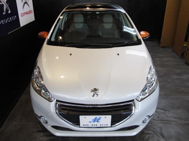 ロラン ギャロス 国内100台限定車 禁煙車 専用レザーシート シートヒーター 純正フルセグTVナビ ガラスルーフ Bluetooth 専用刺繍インテリア バックソナー パドル付セミAT 純正16インチAW(9枚目)