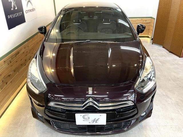 ＤＳ５ フォーブール・アディクト　国内３５台限定車　禁煙車　専用色Ｃｒｉｏｌｌｏレザーシート　専用ボディーカラー　純正フルセグＴＶナビ　１０スピーカーＤＥＮＯＮ　ＨｉＦｉ　システム　ＥＴＣ（16枚目）