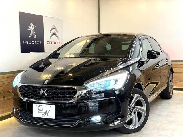 ＤＳ５ シック　レザーパッケージ　禁煙車　１．６Ｌターボエンジン　６速ＡＴ　レザーシート　純正ナビ　アナログ時計　スマートキー　ガラスルーフ　盗難防止装置　純正１７インチＡＷ（9枚目）