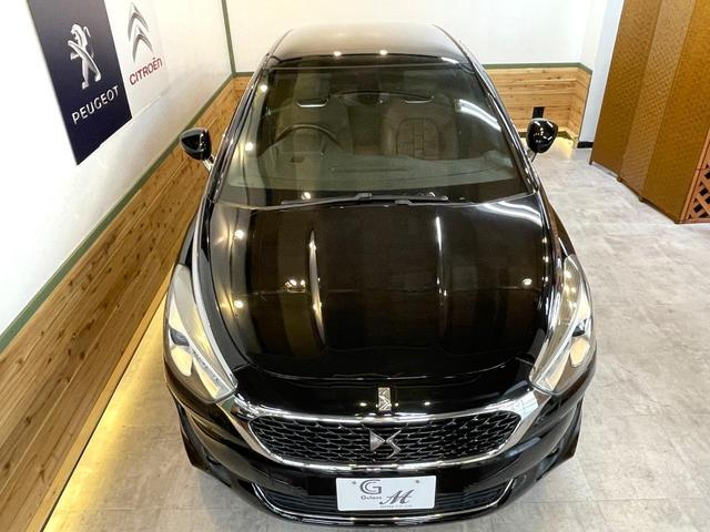 ＤＳ５ シック　レザーパッケージ　禁煙車　１．６Ｌターボエンジン　６速ＡＴ　レザーシート　純正ナビ　アナログ時計　スマートキー　ガラスルーフ　盗難防止装置　純正１７インチＡＷ（61枚目）