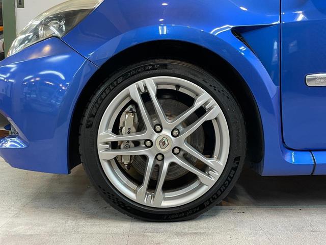ルーテシア ルノースポール　２Ｌ自然吸気エンジン　　６速ＭＴ　タイベル・Ｗポンプ・トルクロッドマウント　エンジンマウント交換済　ブレンボブレーキキャリパー　　ＥＴＣ　　クルーズコントロール　純正１７インチ（10枚目）