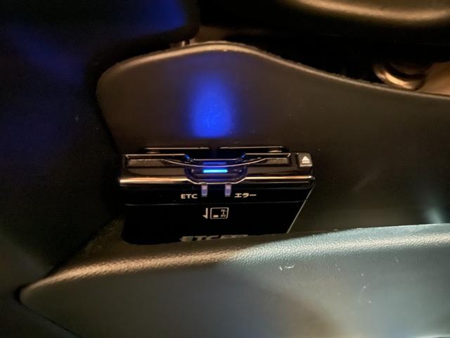 グランドＣ４ ピカソ シャイン　ブルーＨＤｉ　レザーパッケージ　希少レザーシート（前席マッサージ機能付き）　シートヒーター　２Ｌディーゼルターボ　６速ＡＴ　３列７人乗り　ガラスルーフ　ＥＴＣ　前後ドラレコ　Ａｐｐｌｅ　Ｃａｒｐｌａｙ　純正フルセグＴＶナビ　Ｂカメラ（26枚目）