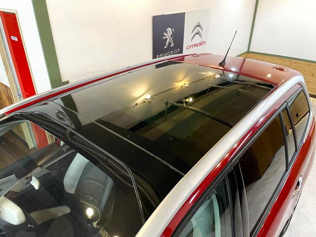 グランドC4 スペースツアラー シャイン ブルーHDi 直列4気筒ディーゼルターボエンジン レザーシート&オットマン 6速AT 3列7人乗りパノラマルーフ 純正フルセグTVナビ AppleCarPlay Bluetooth 全周囲カメラ 純正17インチAW(9枚目)