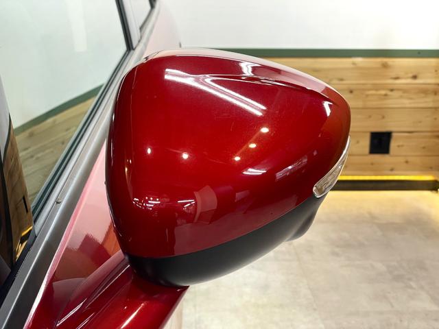 グランドC4 スペースツアラー シャイン ブルーHDi 直列4気筒ディーゼルターボエンジン レザーシート&オットマン 6速AT 3列7人乗りパノラマルーフ 純正フルセグTVナビ AppleCarPlay Bluetooth 全周囲カメラ 純正17インチAW(11枚目)