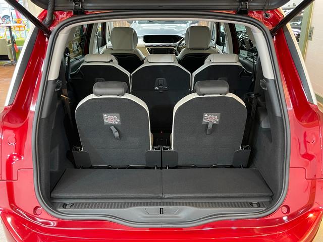 グランドC4 スペースツアラー シャイン ブルーHDi 直列4気筒ディーゼルターボエンジン レザーシート&オットマン 6速AT 3列7人乗りパノラマルーフ 純正フルセグTVナビ AppleCarPlay Bluetooth 全周囲カメラ 純正17インチAW(18枚目)