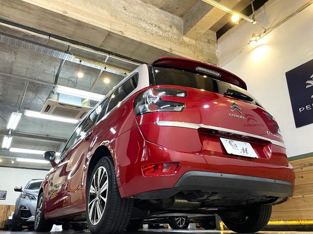 グランドC4 スペースツアラー シャイン ブルーHDi 直列4気筒ディーゼルターボエンジン レザーシート&オットマン 6速AT 3列7人乗りパノラマルーフ 純正フルセグTVナビ AppleCarPlay Bluetooth 全周囲カメラ 純正17インチAW(28枚目)