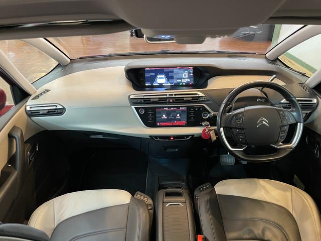 グランドC4 スペースツアラー シャイン ブルーHDi 直列4気筒ディーゼルターボエンジン レザーシート&オットマン 6速AT 3列7人乗りパノラマルーフ 純正フルセグTVナビ AppleCarPlay Bluetooth 全周囲カメラ 純正17インチAW(62枚目)