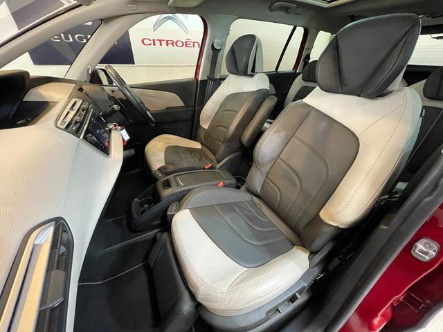 グランドC4 スペースツアラー シャイン ブルーHDi 直列4気筒ディーゼルターボエンジン レザーシート&オットマン 6速AT 3列7人乗りパノラマルーフ 純正フルセグTVナビ AppleCarPlay Bluetooth 全周囲カメラ 純正17インチAW(63枚目)