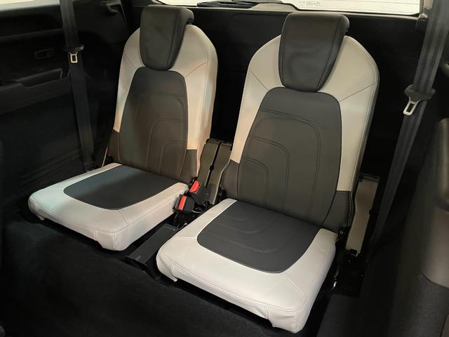 グランドC4 スペースツアラー シャイン ブルーHDi 直列4気筒ディーゼルターボエンジン レザーシート&オットマン 6速AT 3列7人乗りパノラマルーフ 純正フルセグTVナビ AppleCarPlay Bluetooth 全周囲カメラ 純正17インチAW(65枚目)