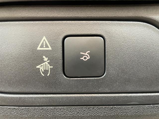 グランドＣ４ ピカソ フィール　ブルーＨＤｉ　３列７人乗り　ガラスルーフ　前後ドラレコ　バックカメラ　３６０°カメラ　ＥＴＣ　純正フルセグナビ　電動リアゲート　Ｂｌｕｅｔｏｏｔｈ　２Ｌ　ディーゼルターボエンジン　６速ＡＴ　ＵＳＢ入力端子（26枚目）