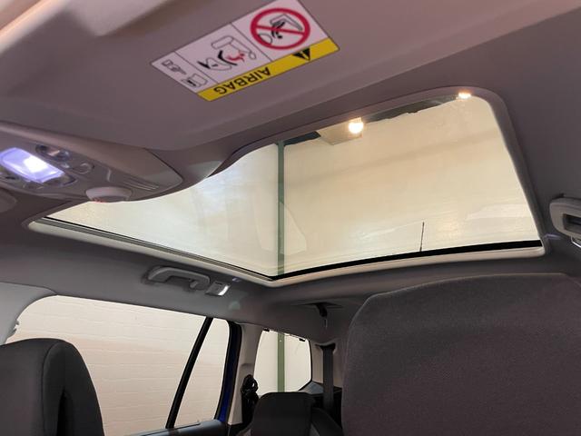 グランドＣ４ ピカソ フィール　ブルーＨＤｉ　３列７人乗り　ガラスルーフ　前後ドラレコ　バックカメラ　３６０°カメラ　ＥＴＣ　純正フルセグナビ　電動リアゲート　Ｂｌｕｅｔｏｏｔｈ　２Ｌ　ディーゼルターボエンジン　６速ＡＴ　ＵＳＢ入力端子（27枚目）