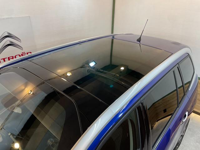 グランドＣ４ ピカソ フィール　ブルーＨＤｉ　３列７人乗り　ガラスルーフ　前後ドラレコ　バックカメラ　３６０°カメラ　ＥＴＣ　純正フルセグナビ　電動リアゲート　Ｂｌｕｅｔｏｏｔｈ　２Ｌ　ディーゼルターボエンジン　６速ＡＴ　ＵＳＢ入力端子（61枚目）