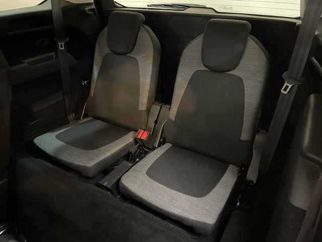 グランドＣ４ ピカソ フィール　ブルーＨＤｉ　３列７人乗り　ガラスルーフ　前後ドラレコ　バックカメラ　３６０°カメラ　ＥＴＣ　純正フルセグナビ　電動リアゲート　Ｂｌｕｅｔｏｏｔｈ　２Ｌ　ディーゼルターボエンジン　６速ＡＴ　ＵＳＢ入力端子（69枚目）