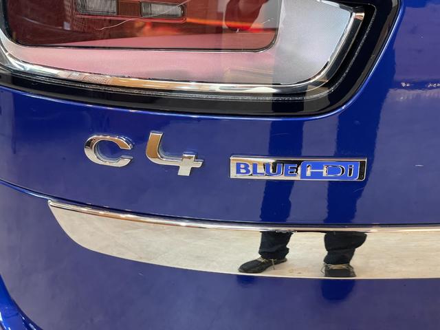 グランドＣ４ ピカソ フィール　ブルーＨＤｉ　３列７人乗り　ガラスルーフ　前後ドラレコ　バックカメラ　３６０°カメラ　ＥＴＣ　純正フルセグナビ　電動リアゲート　Ｂｌｕｅｔｏｏｔｈ　２Ｌ　ディーゼルターボエンジン　６速ＡＴ　ＵＳＢ入力端子（77枚目）