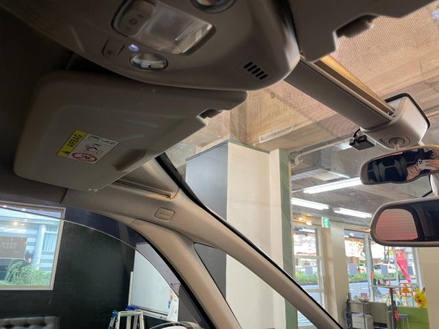 グランドＣ４ スペースツアラー シャイン　ブルーＨＤｉ　希少レザーシート（マッサージ機能付）　２Ｌディーゼルターボ　８速ＡＴ　３列７人乗　Ｍｉｒｒｏｒ　Ｌｉｎｋ　ＥＴＣ　人気色サーブル　シートヒーター　助手席オットマン　アダプティブクルーズコントロール（9枚目）