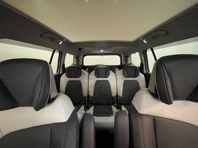 グランドＣ４ スペースツアラー シャイン　ブルーＨＤｉ　希少レザーシート（マッサージ機能付）　２Ｌディーゼルターボ　８速ＡＴ　３列７人乗　Ｍｉｒｒｏｒ　Ｌｉｎｋ　ＥＴＣ　人気色サーブル　シートヒーター　助手席オットマン　アダプティブクルーズコントロール（15枚目）