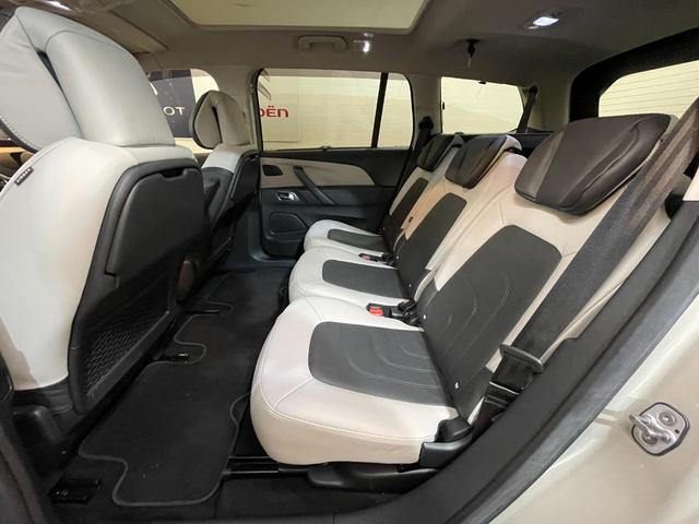 グランドＣ４ スペースツアラー シャイン　ブルーＨＤｉ　希少レザーシート（マッサージ機能付）　２Ｌディーゼルターボ　８速ＡＴ　３列７人乗　Ｍｉｒｒｏｒ　Ｌｉｎｋ　ＥＴＣ　人気色サーブル　シートヒーター　助手席オットマン　アダプティブクルーズコントロール（17枚目）