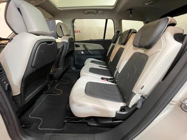 グランドC4 スペースツアラー シャイン ブルーHDi 希少レザーシート(マッサージ機能付) 2Lディーゼルターボ 8速AT 3列7人乗 前後ドラレコ Mirror Link ETC シートヒーター 助手席オットマン アダプティブクルーズコントロール(17枚目)